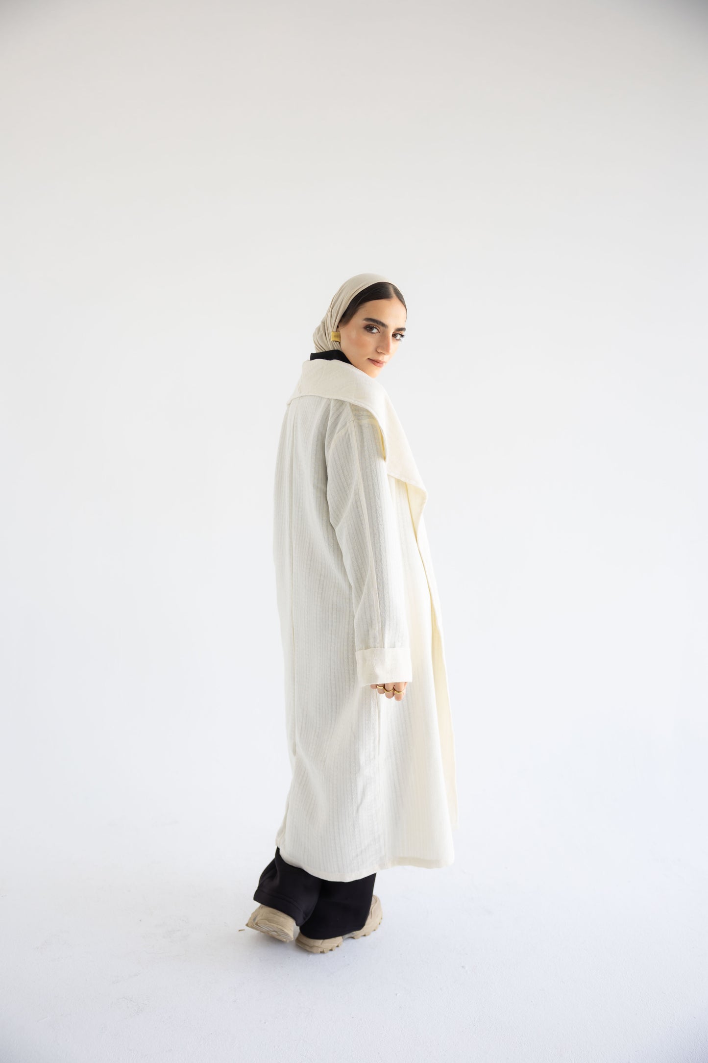 Defa' Drape Cardigan in Ivory (دِفْء)