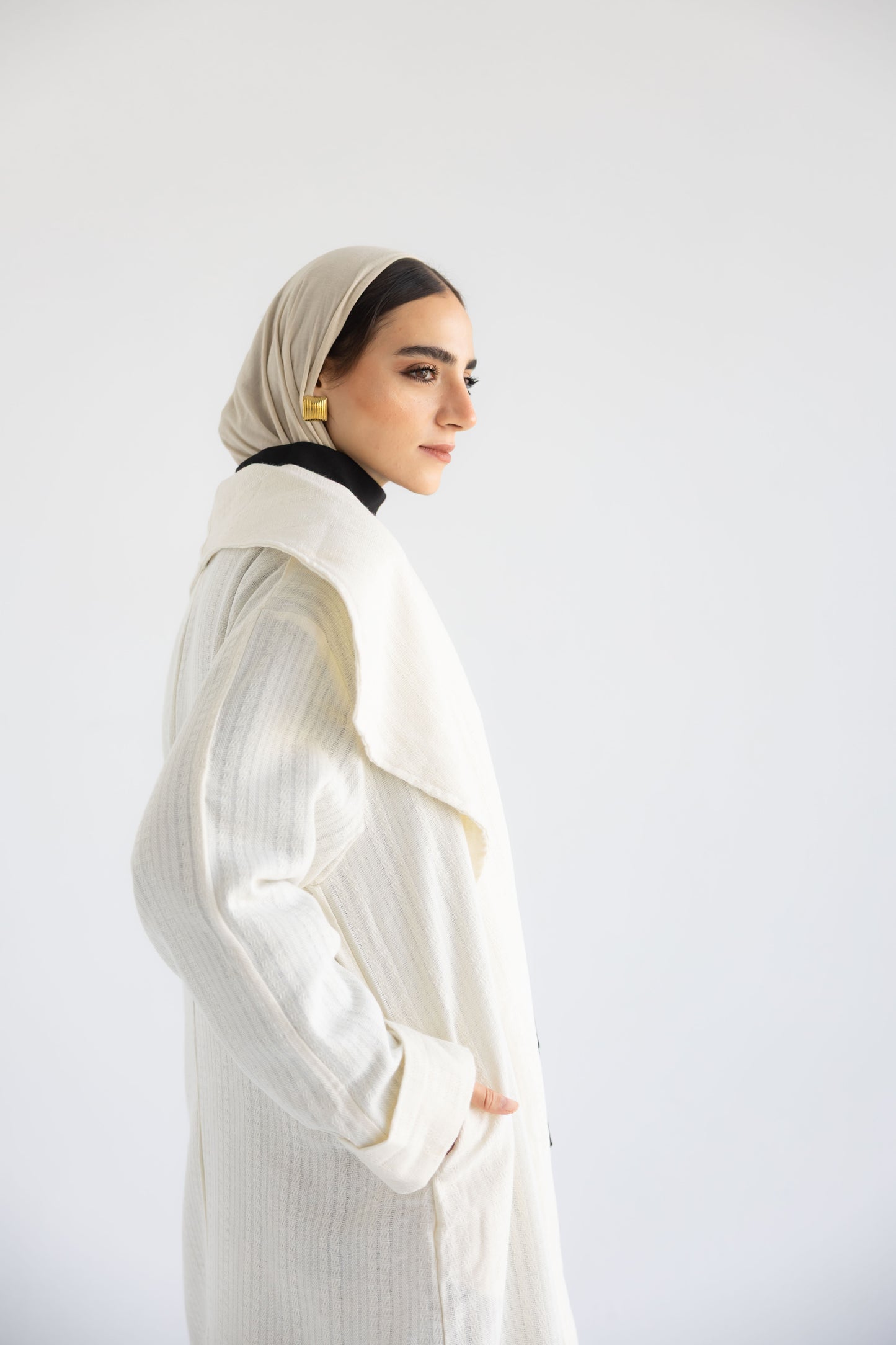 Defa' Drape Cardigan in Ivory (دِفْء)