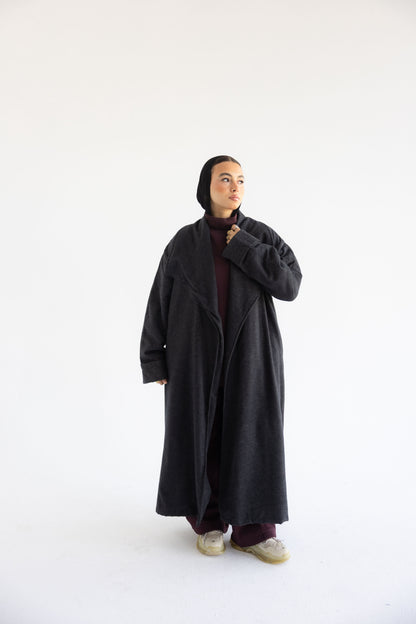 Defa' Drape Cardigan in Noir (دِفْء)